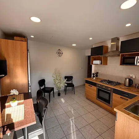 Sunny St Julians Apartment