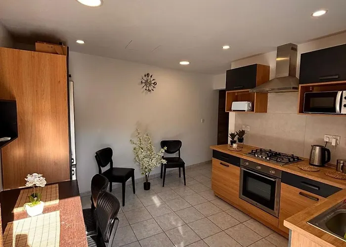 Bright St Julians For 1 To 3 Guests Apartamento