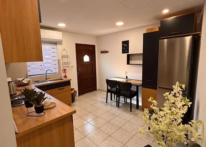 Bright St Julians For 1 To 3 Guests * San Ġiljan